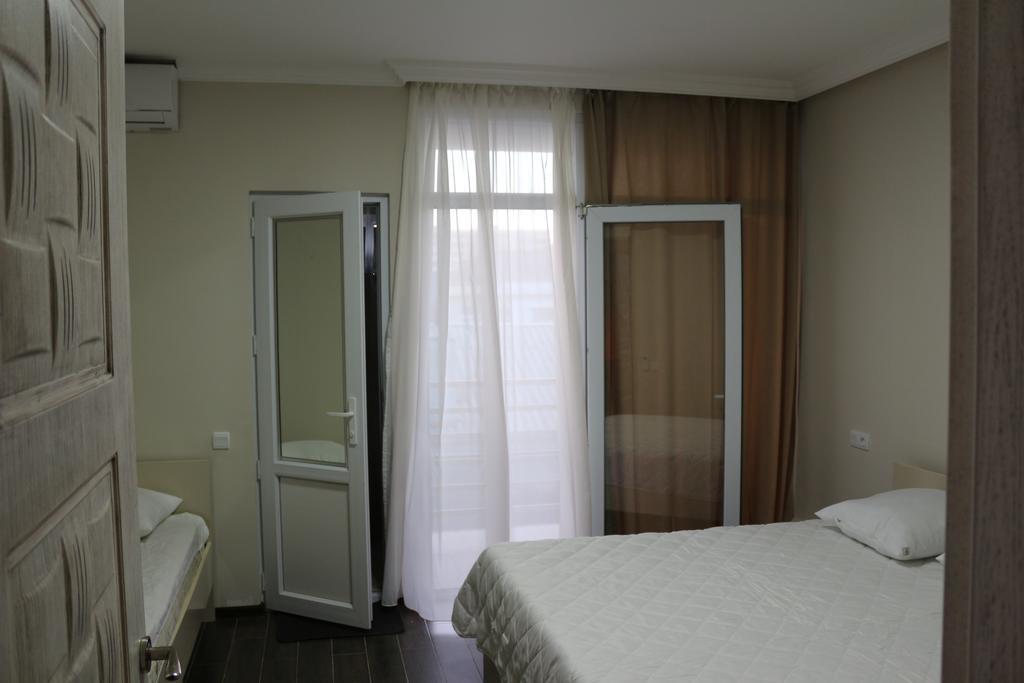 Guest House Kobuleti On Aghmashenebeli Εξωτερικό φωτογραφία