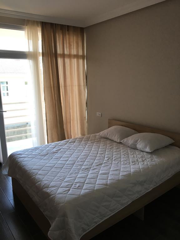 Guest House Kobuleti On Aghmashenebeli Εξωτερικό φωτογραφία