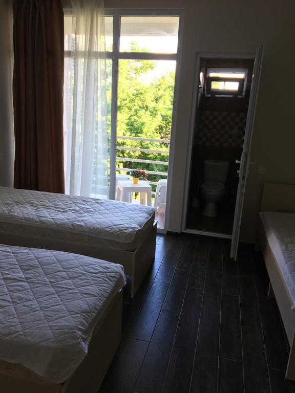Guest House Kobuleti On Aghmashenebeli Εξωτερικό φωτογραφία