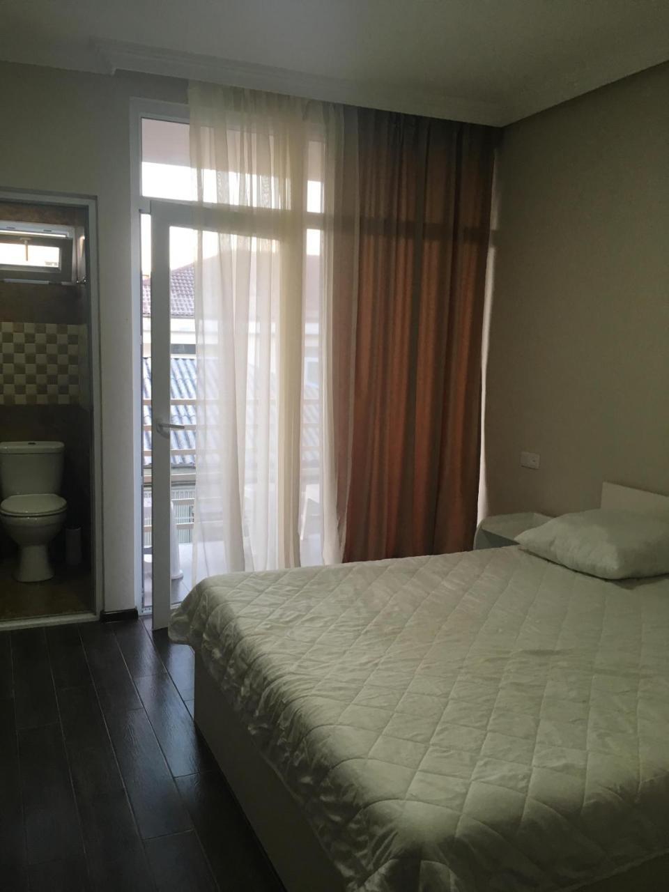 Guest House Kobuleti On Aghmashenebeli Εξωτερικό φωτογραφία